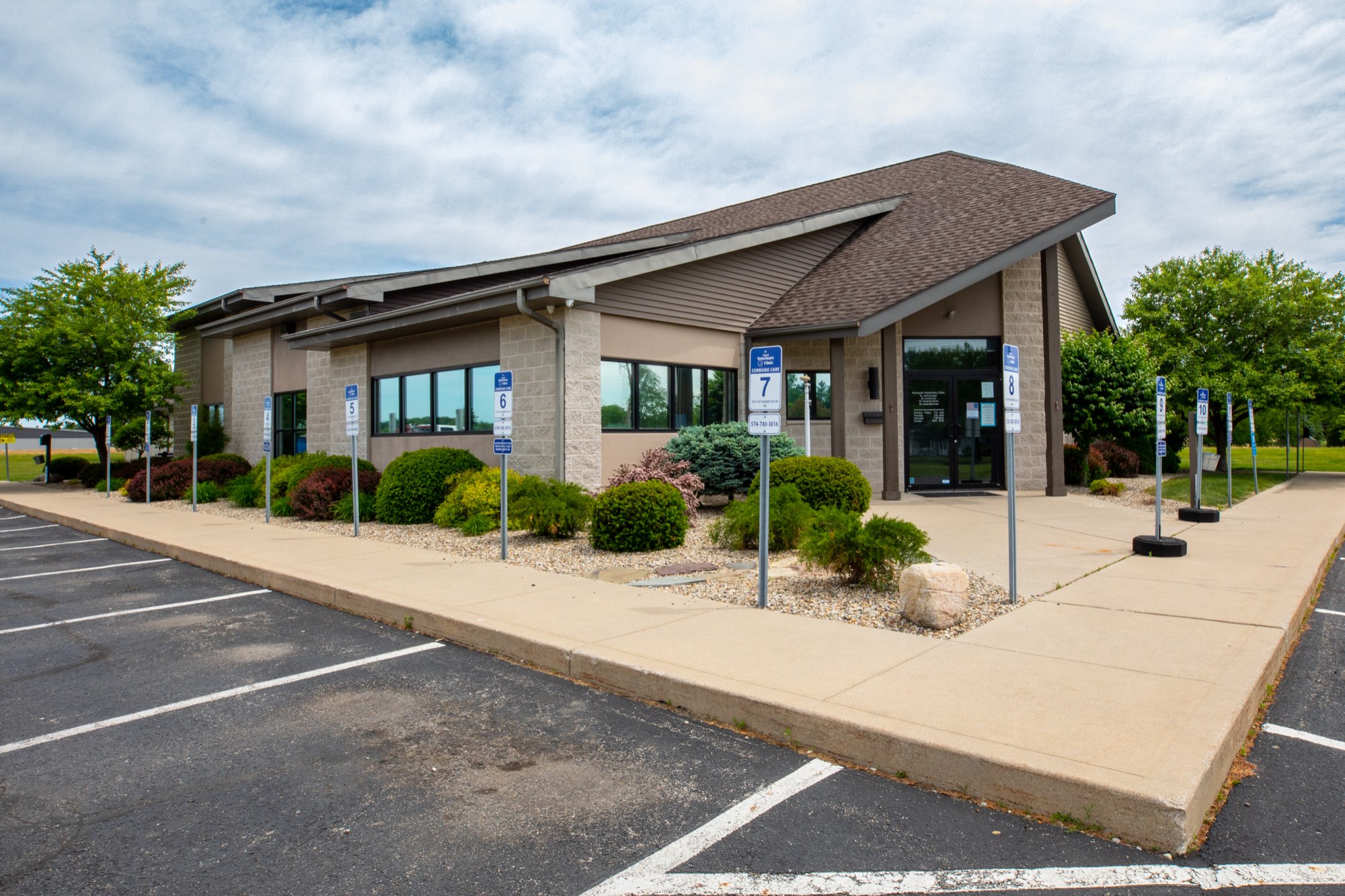 The Plymouth Veterinary Clinic building on East Jefferson Street, Plymouth, Indiana